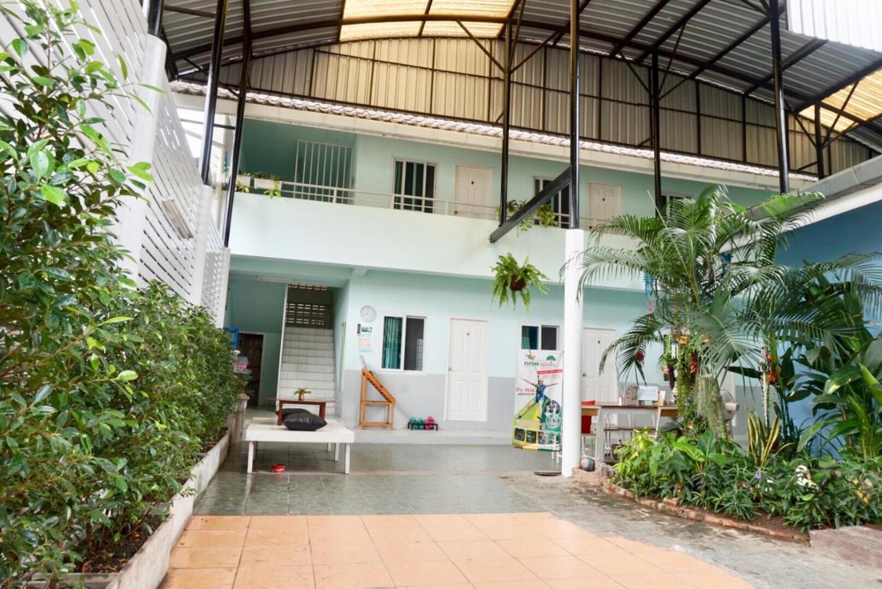 Chongrak Guesthouse 清邁 外观 照片